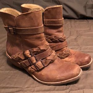 Women’s leather ankle boots